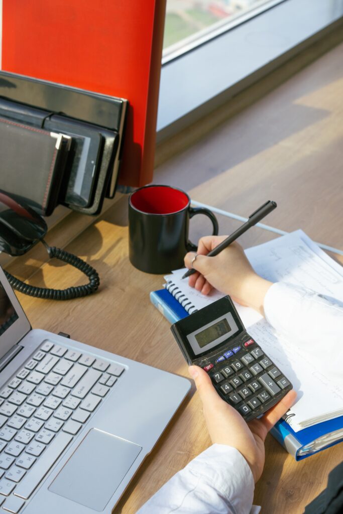 Calculadora y documentos para calcular cuánto presta el banco a un autónomo